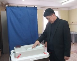 Глава Володарского района проголосовал за президента