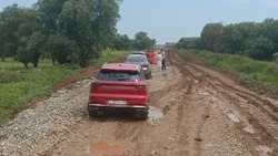 Труднопроходимый участок тишковской дороги обещают засыпать щебнем до холодов