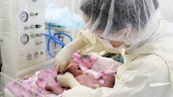 Астраханские врачи спасли маму и новорождённого ребёнка