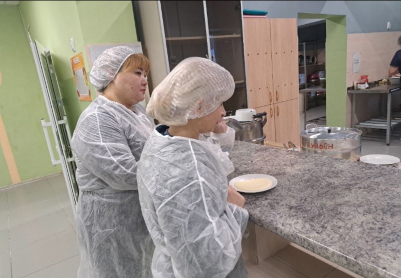 Родители проверили качество еды в столовой цветновской школы