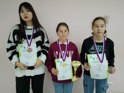 Новинская школьница стала обладателем Кубка Астраханской области по шашкам 