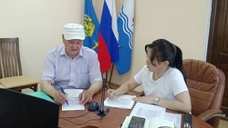 Володарским фермерам помогут легализовать труд работников