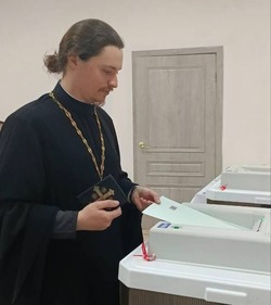 Представители духовенства Володарского района проголосовали за президента