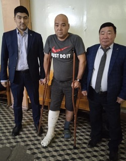 Хамза Исмуханов навестил раненого в ходе СВО володарца