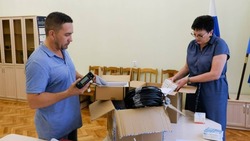«Единая Россия» продолжает сбор гуманитарной помощи для жителей Кременского района