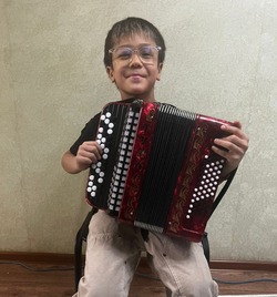 У баянистов из Тумака и Сизого Бугра новый инструмент 