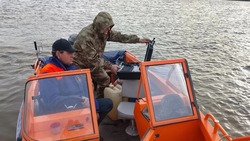 В Володарском районе продолжаются поиски утонувшего рыбака 