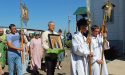 Прихожане володарского храма отметили престольный праздник