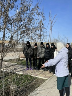 Сизобугорские школьники решили помочь с благоустройством сельского парка