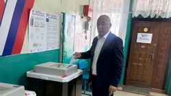Депутат Думы Астраханской области проголосовал в Нововасильево