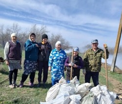 Володарцы дали старт традиционным весенним субботникам
