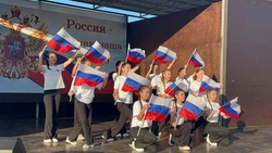 В Володарском районе отметили День Государственного флага Российской Федерации 