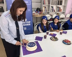 Володарские юные инспекторы движения отметили день рождения ЮИД