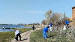 Володарцы присоединились к акции по очистке берегов