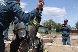 Володарские пожарные приняли участие в профессиональном конкурсе