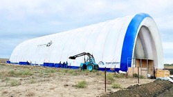 В Алтынжаре установили современный пневмоангар