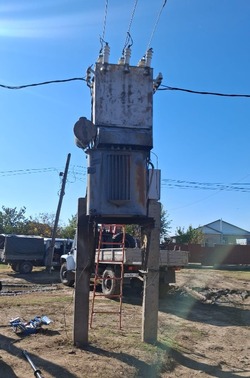 В двух володарских сёлах установили мощные трансформаторы