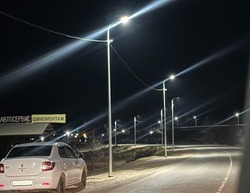 По оживленной улице поселка Володарский установили 10 фонарей