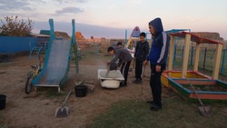 В володарском селе Барановка обустроили детскую игровую площадку