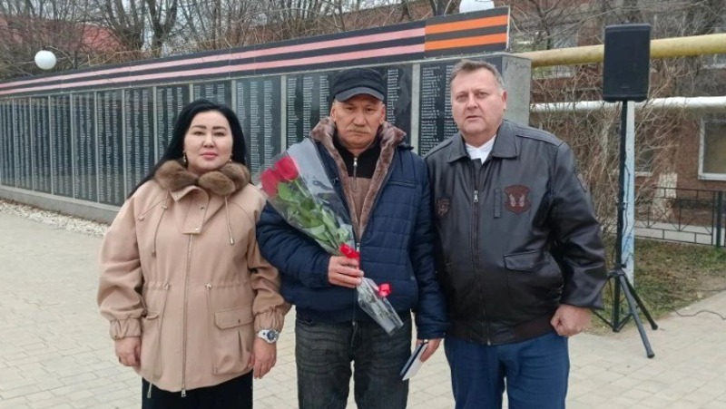 В Володарском районе почтили героев Отечества